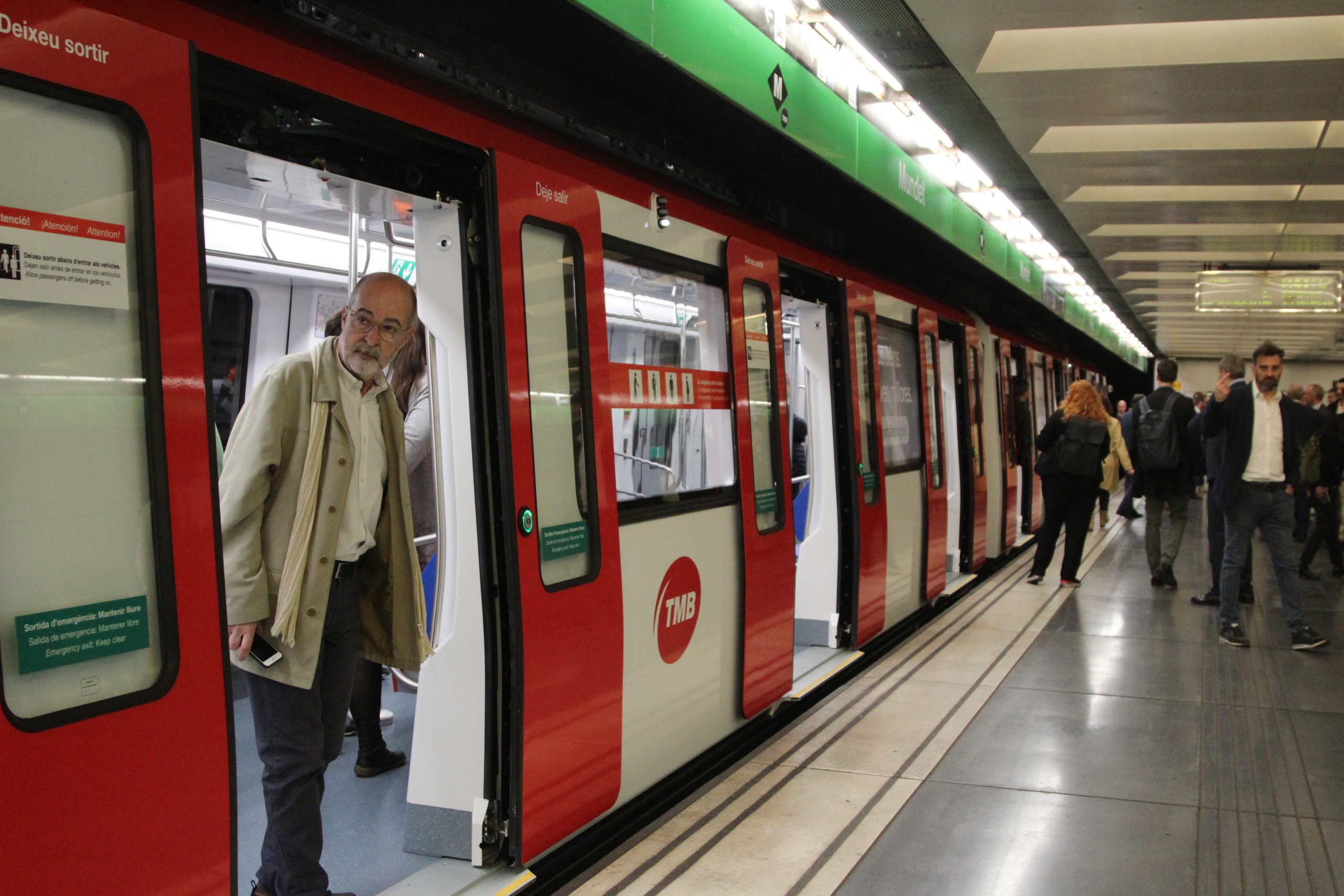 ¡Muévete por Barcelona con la App del Metro!