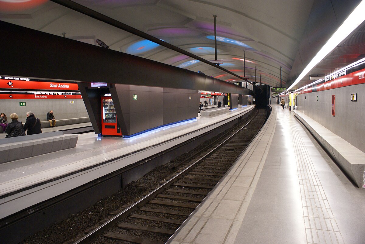 cómo llegar en metro a Barcelona