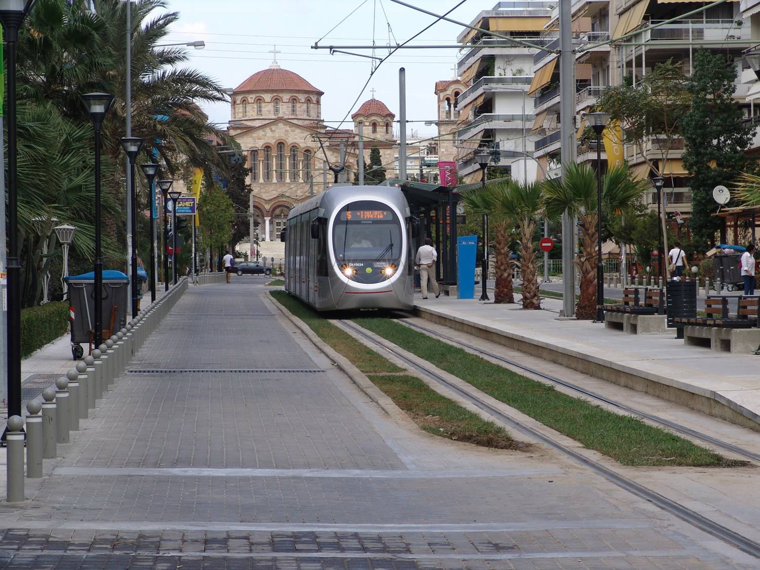 Si estás planeando un viaje a la capital griega, familiarizarte con el horario del metro de Atenas es fundamental